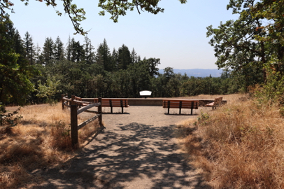 Four park benches at the view point of the Little Prairie Loop Trail